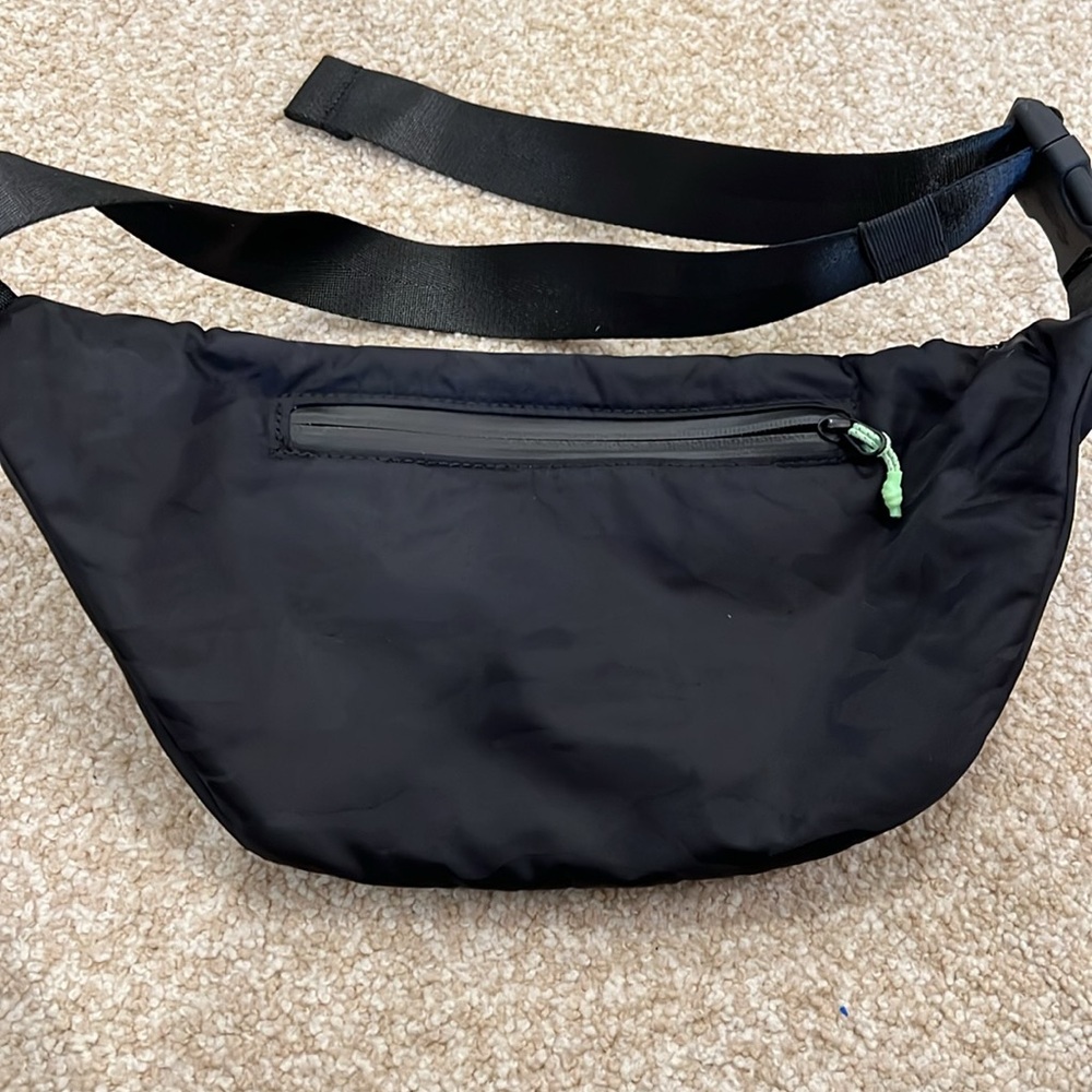 Athleta belt bag - Picture 3 of 7